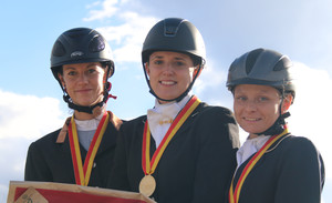 Justine Kamm (Or,), Marion Aberlé (Argent), Alexandra Wirola (Bronze)