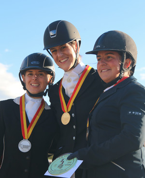 Corinne Bandelier (Or), Sandrine Perrothon (Argent), Marie Guichard (Bronze)