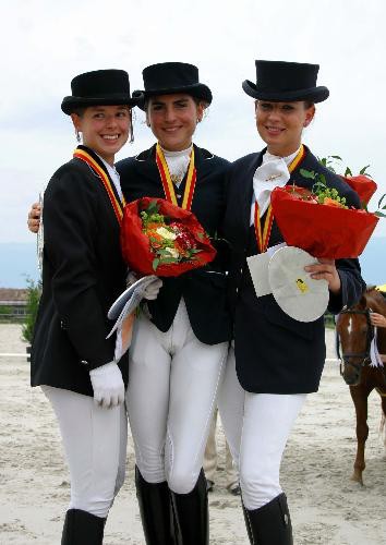 Sandrine Perrothon (2e), Ana Garcia (1ère), Nathalie Anthonet (3e)