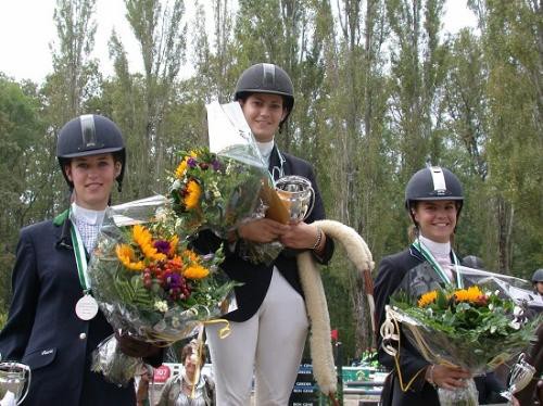 La Gambade - 25.09.05. De g. à d. Natacha Tankhimovitch (2e, Jetstar de Safray), Morgane Riond (1e, Calea Z) et Céline Stadler (3e, Galatée III CH).